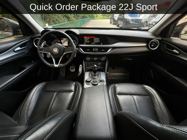 2018 Alfa Romeo Stelvio Base photo 2