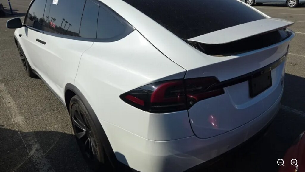 2023 Tesla Model X Plaid photo 4
