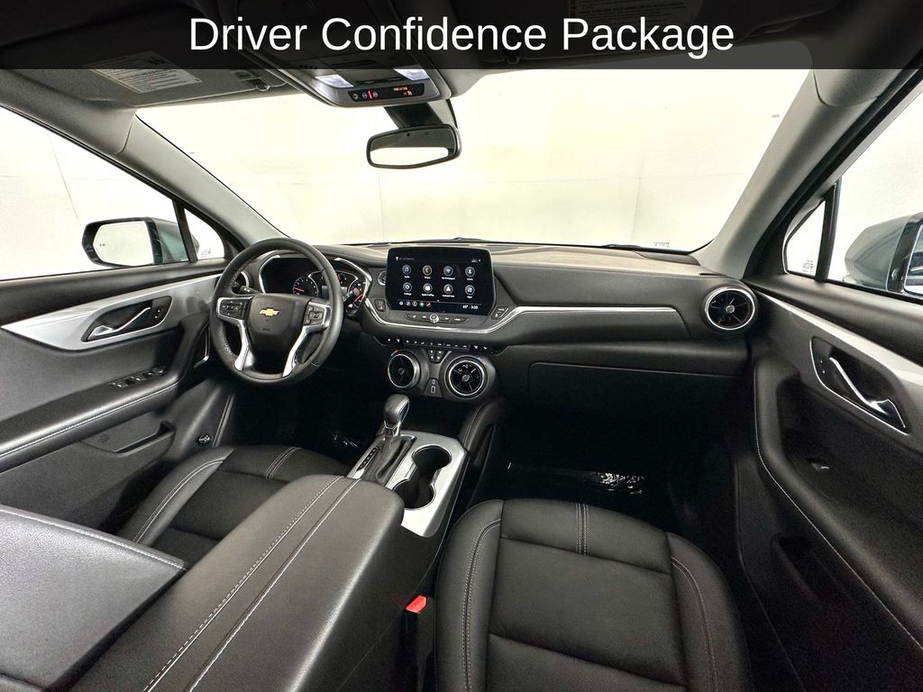2024 Chevrolet Blazer 3LT photo 2