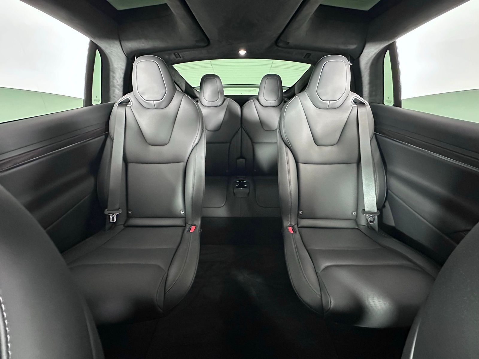 2025 Tesla Model X photo 3