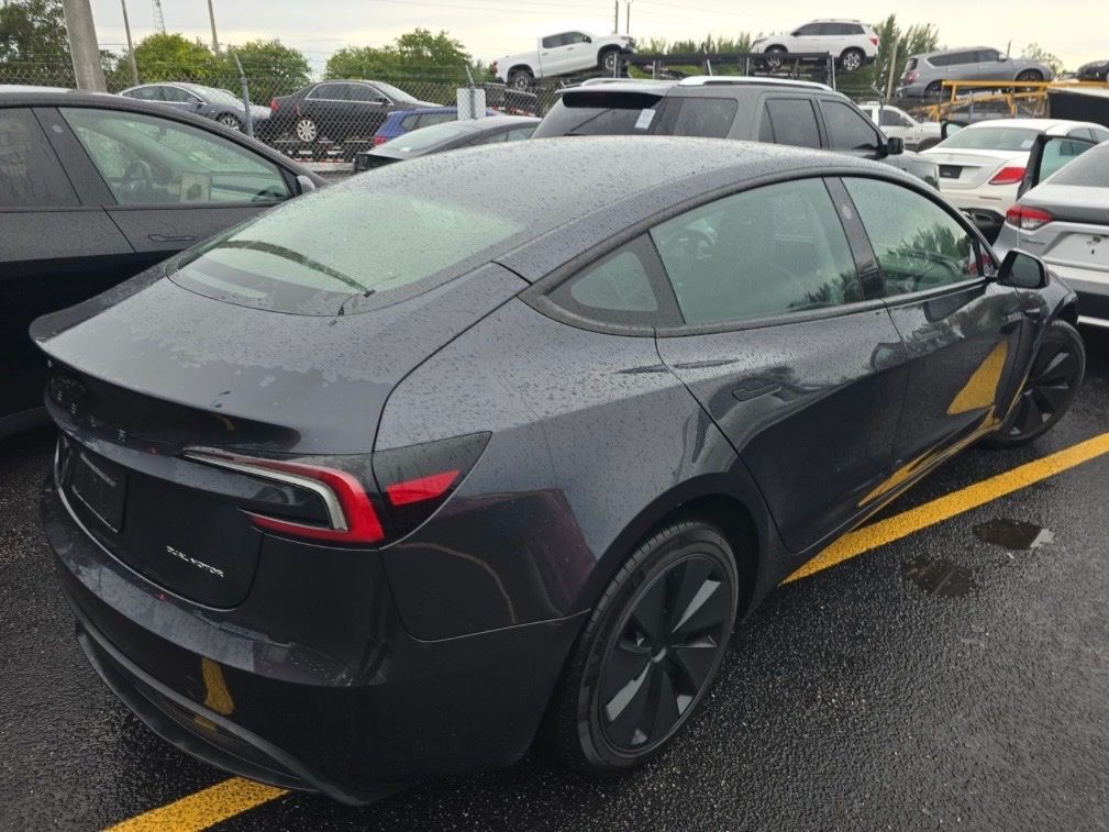 2024 Tesla Model 3 Long Range photo 2