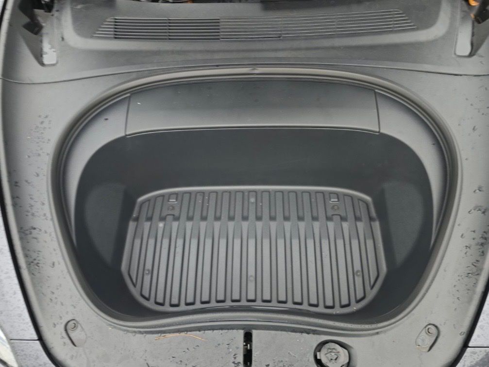 2024 Tesla Model 3 Long Range photo 3