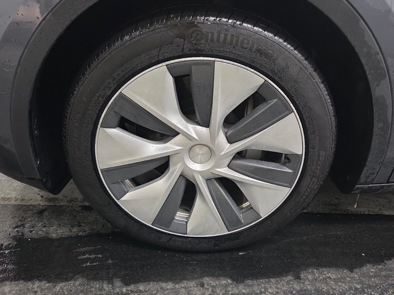 2022 Tesla Model Y Long Range photo 3
