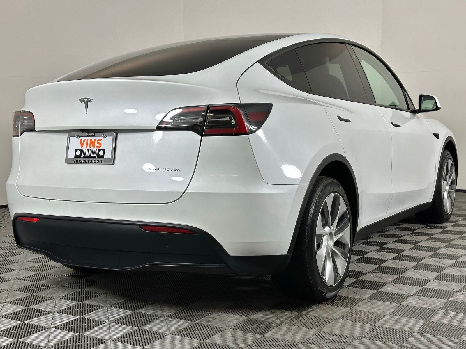 2023 Tesla Model Y Long Range photo 3