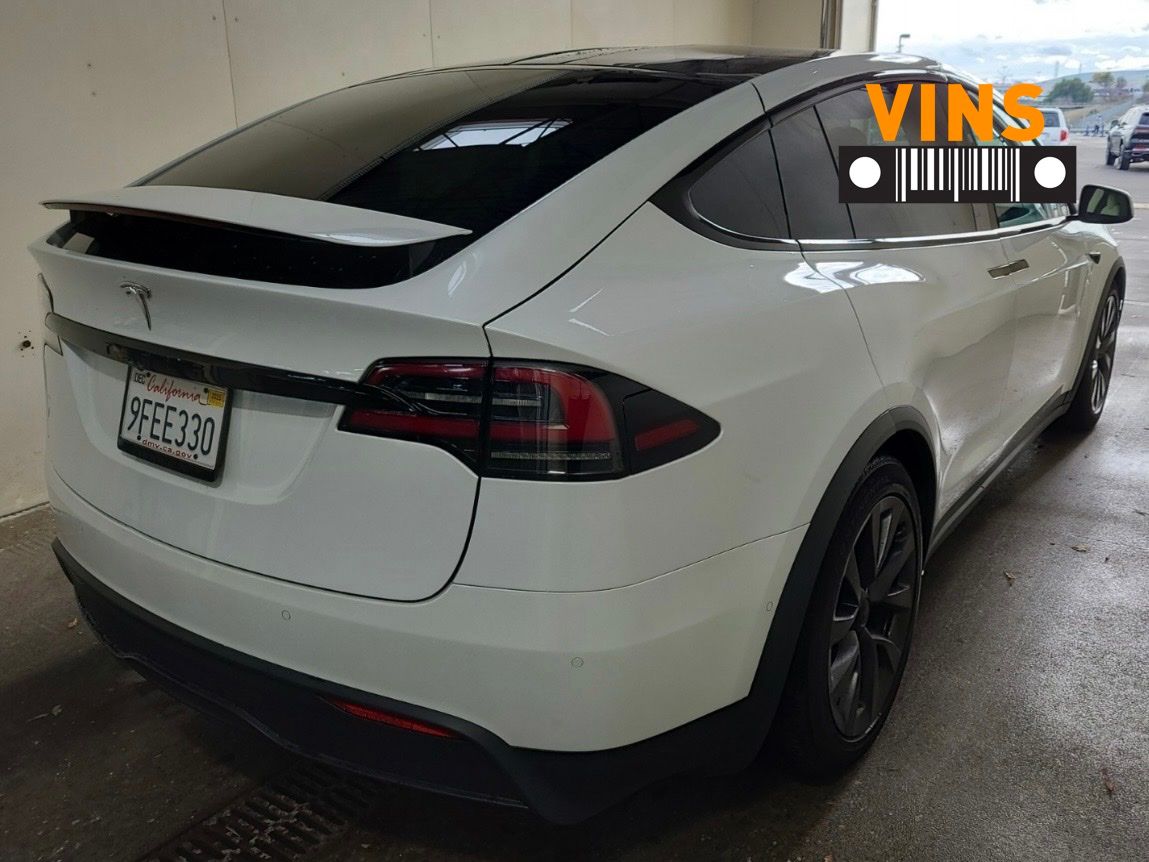 2023 Tesla Model X Long Range's photo