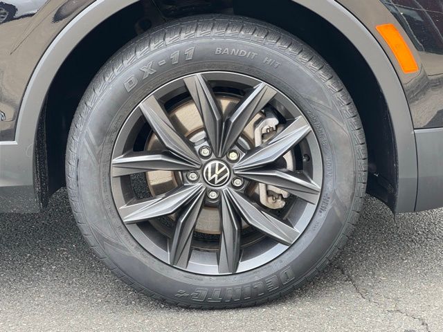 2023 Volkswagen Tiguan SE photo 4