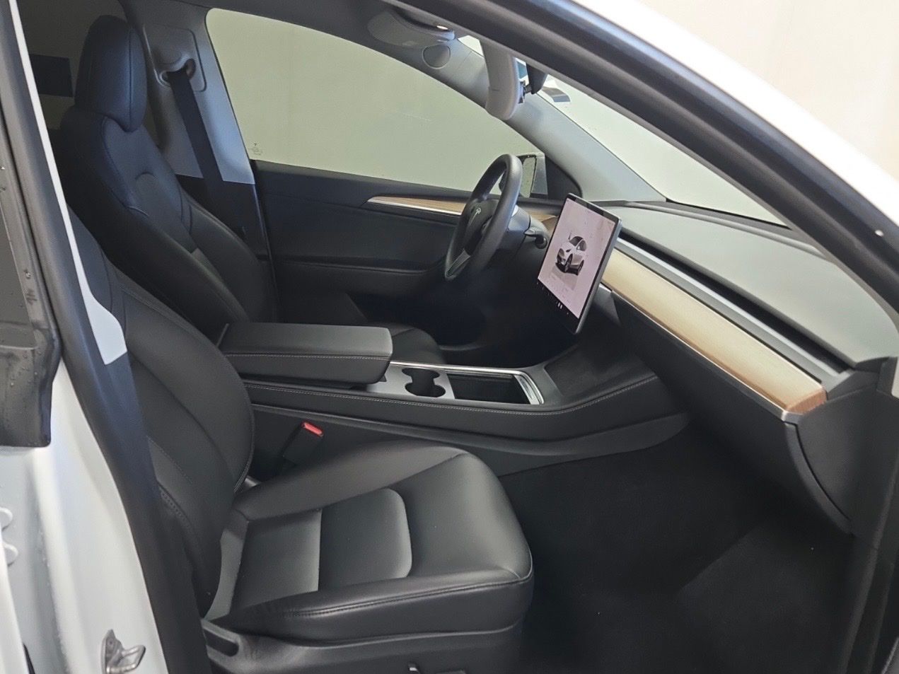 2023 Tesla Model Y Long Range photo 3