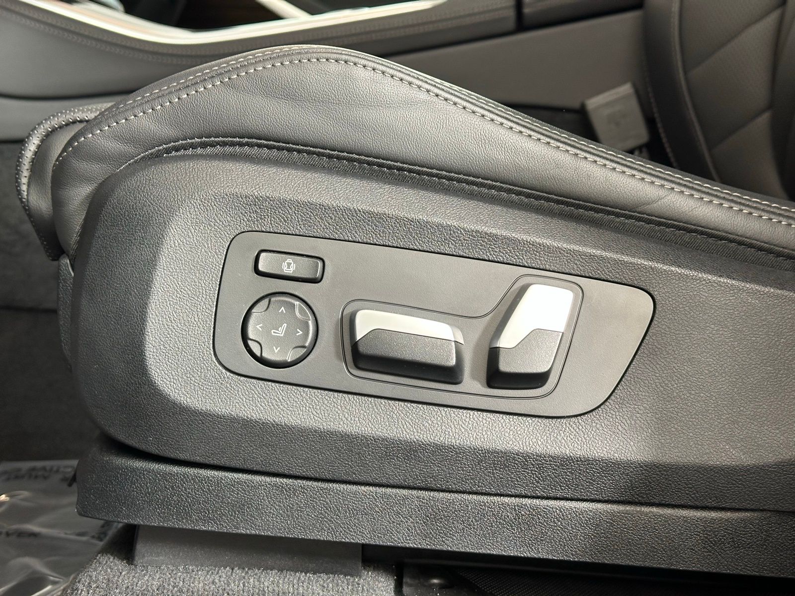 Image of 2024 BMW X5 xDrive40i SUV