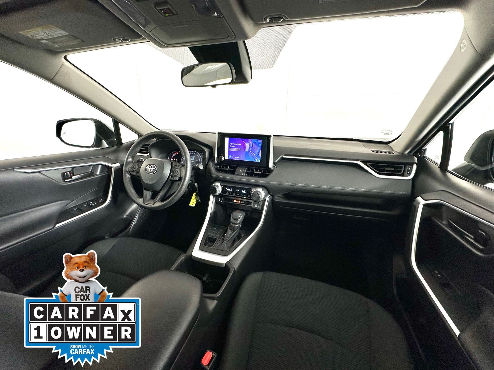 2023 Toyota RAV4 LE photo 2