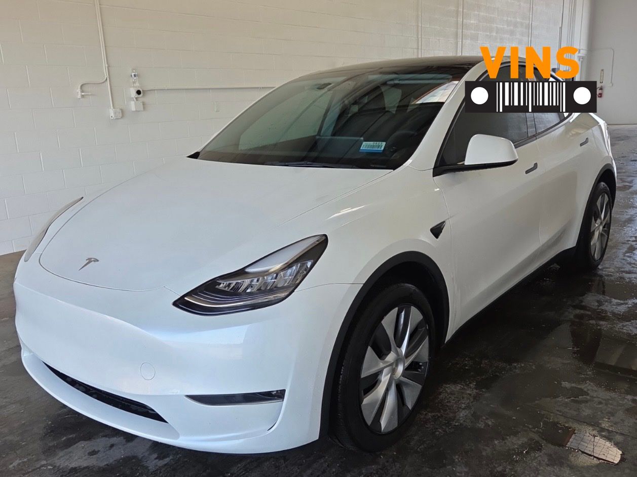 2023 Tesla Model Y Long Range's photo