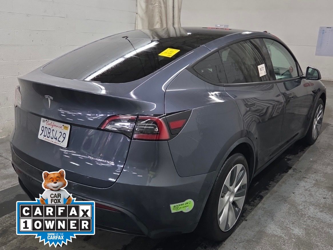 2022 Tesla Model Y Long Range photo 2