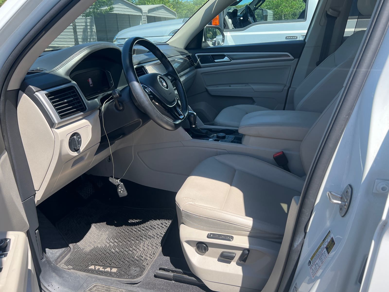 2019 Volkswagen Atlas V6 SEL photo 2