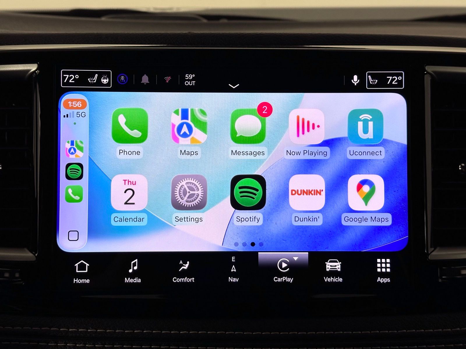 2024 Chrysler Pacifica Hybrid photo 3