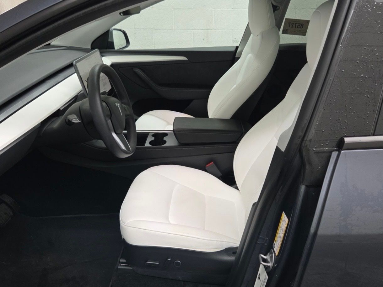 2022 Tesla Model Y Long Range photo 4
