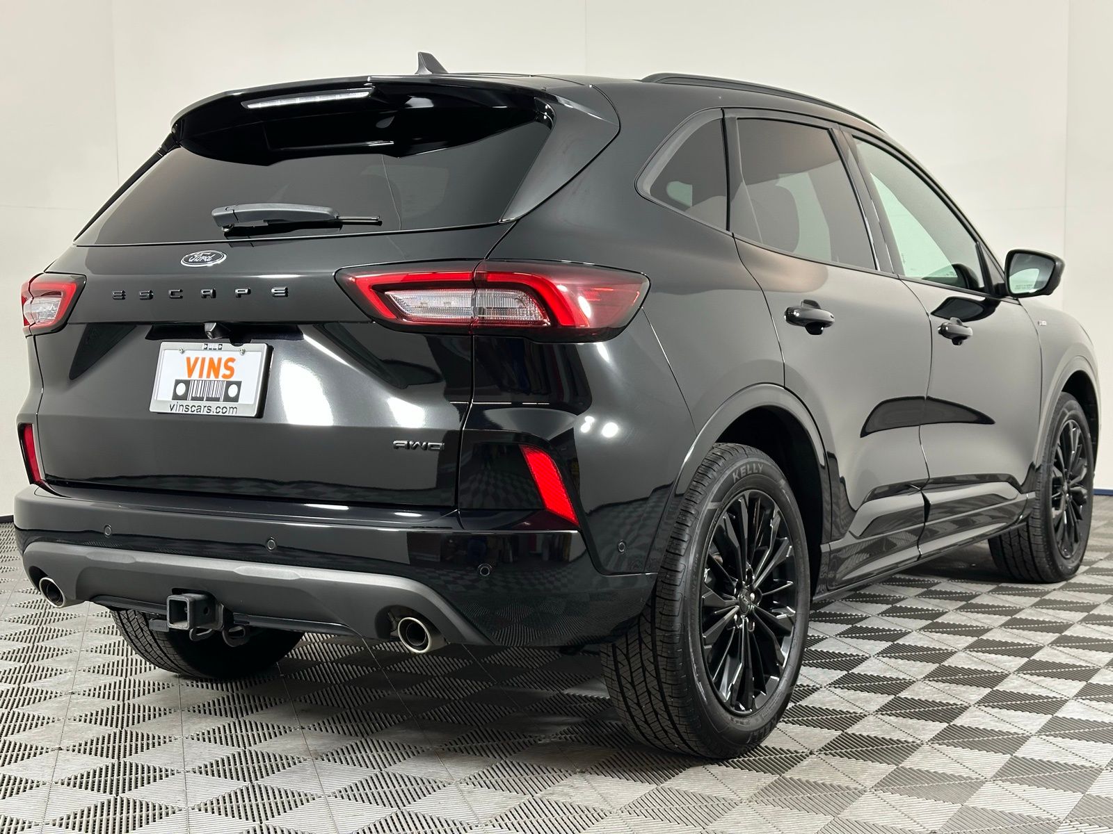 2023 Ford Escape ST-Line Elite photo 2