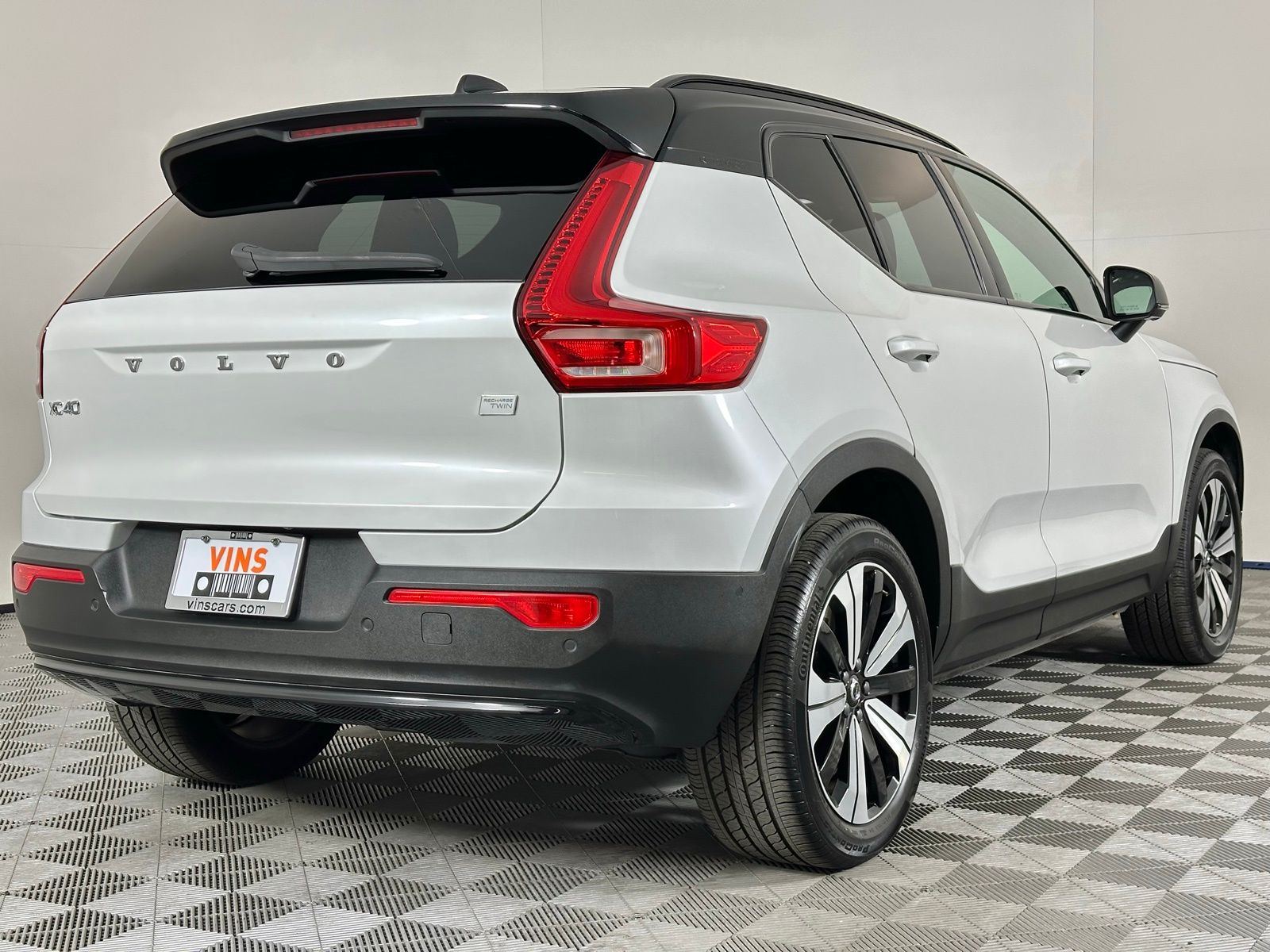 2023 Volvo XC40 Recharge Twin Plus photo 4