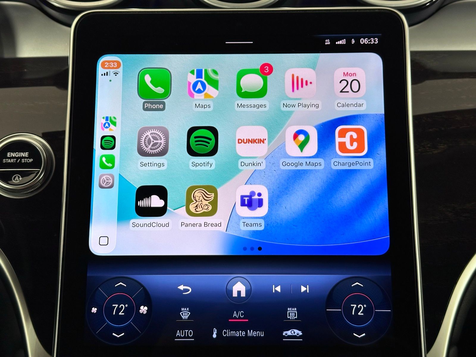 2024 Mercedes Benz GLC 300 photo 2