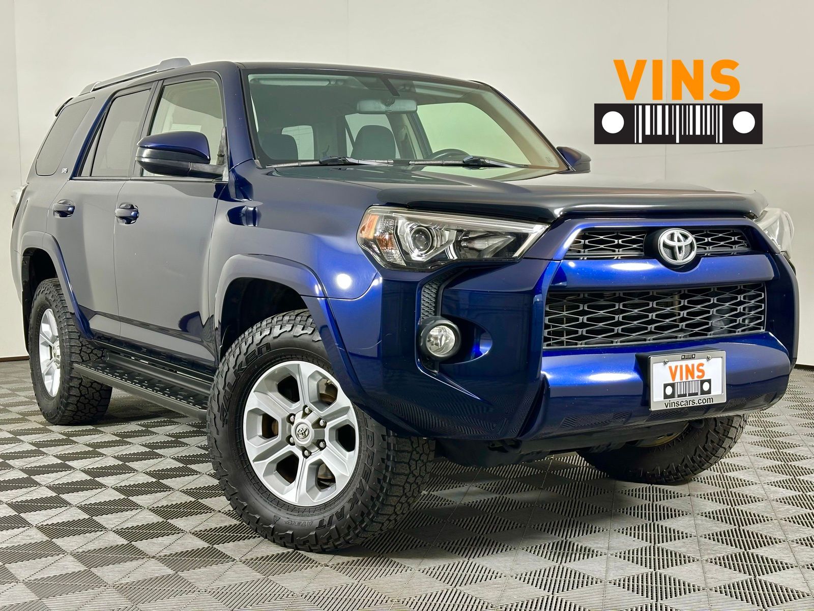 2016 Toyota 4Runner SR5's photo