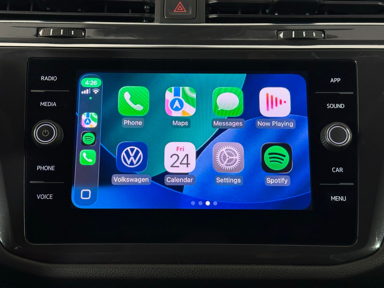 2023 Volkswagen Tiguan SE photo 3