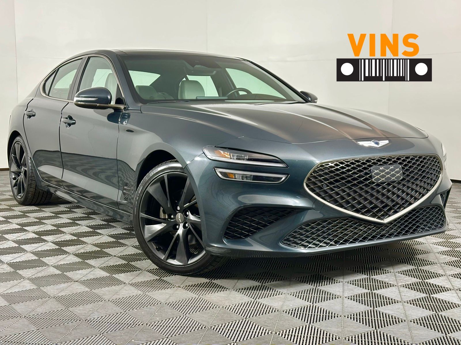 2023 GENESIS G70 Standard's photo