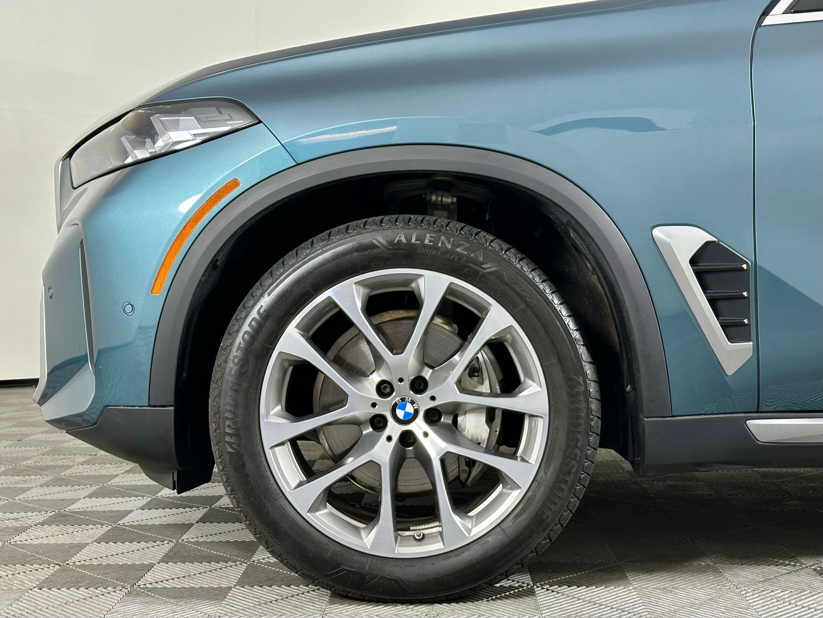 Image of 2024 BMW X5 xDrive40i SUV