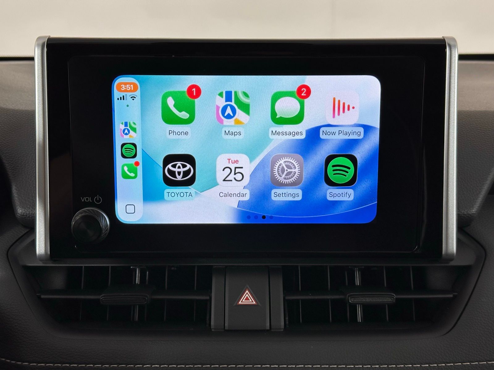 2023 Toyota RAV4 LE photo 3