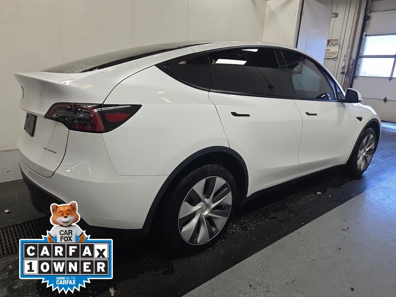 2023 Tesla Model Y Long Range photo 2