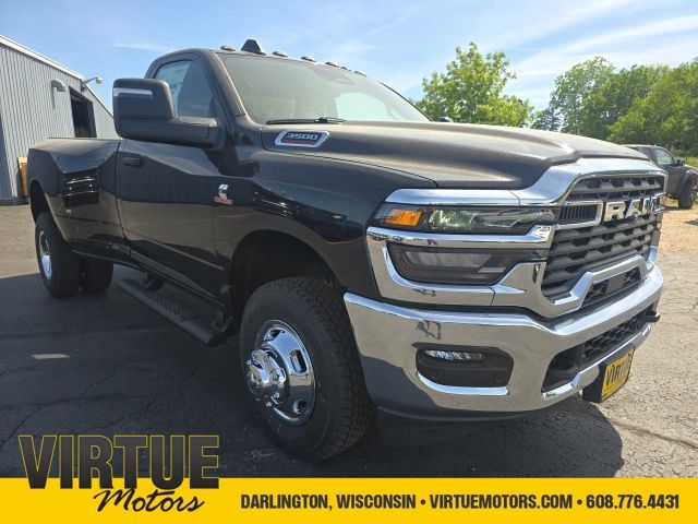 2026 RAM 3500 Tradesman 4X4 Regular cab's photo