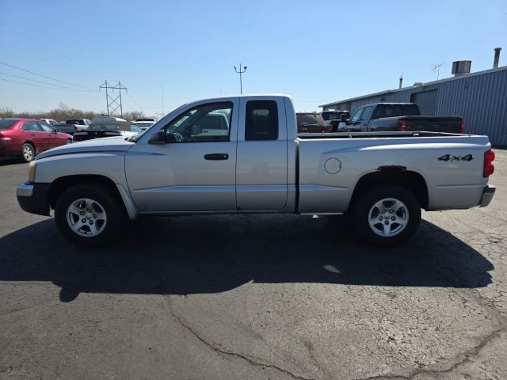 Used 2005 Dodge Dakota SLT Truck Club Cab