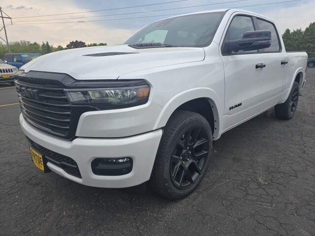 2025 Ram 1500 Laramie photo 3
