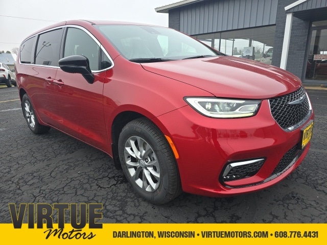 2026 Chrysler Pacifica Select's photo