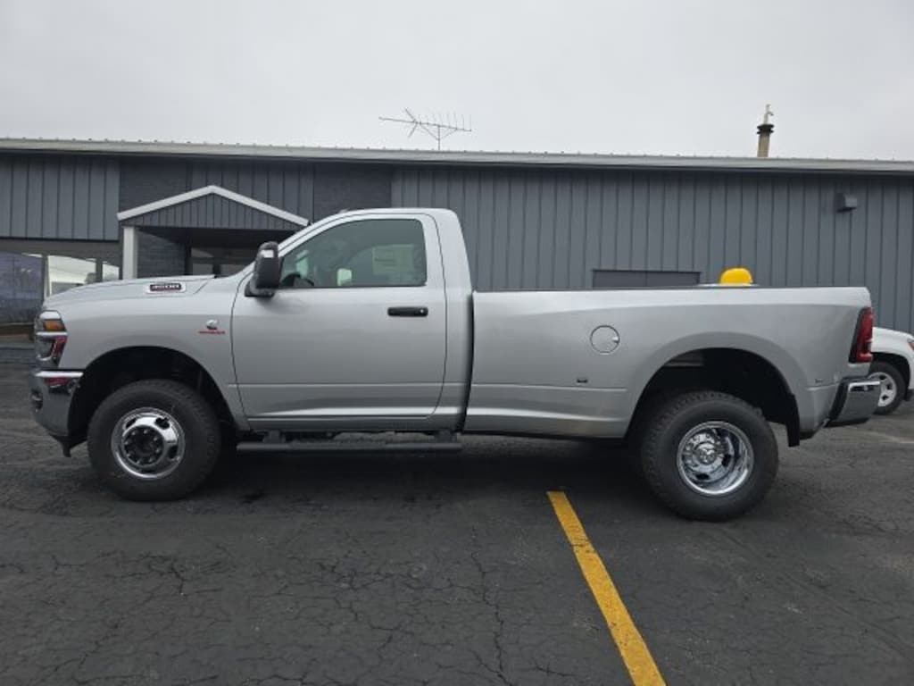 New 2026 Ram 3500 TRADESMAN REGULAR CAB 4X4 8' BOX Pickup