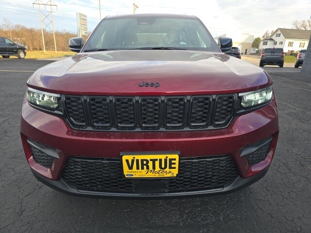 2025 Jeep Grand Cherokee Altitude X photo 2