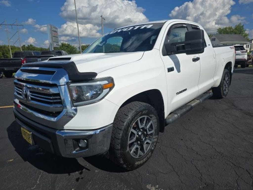 Used 2017 Toyota Tundra SR5 5.7L V8 w/FFV Truck Double Cab
