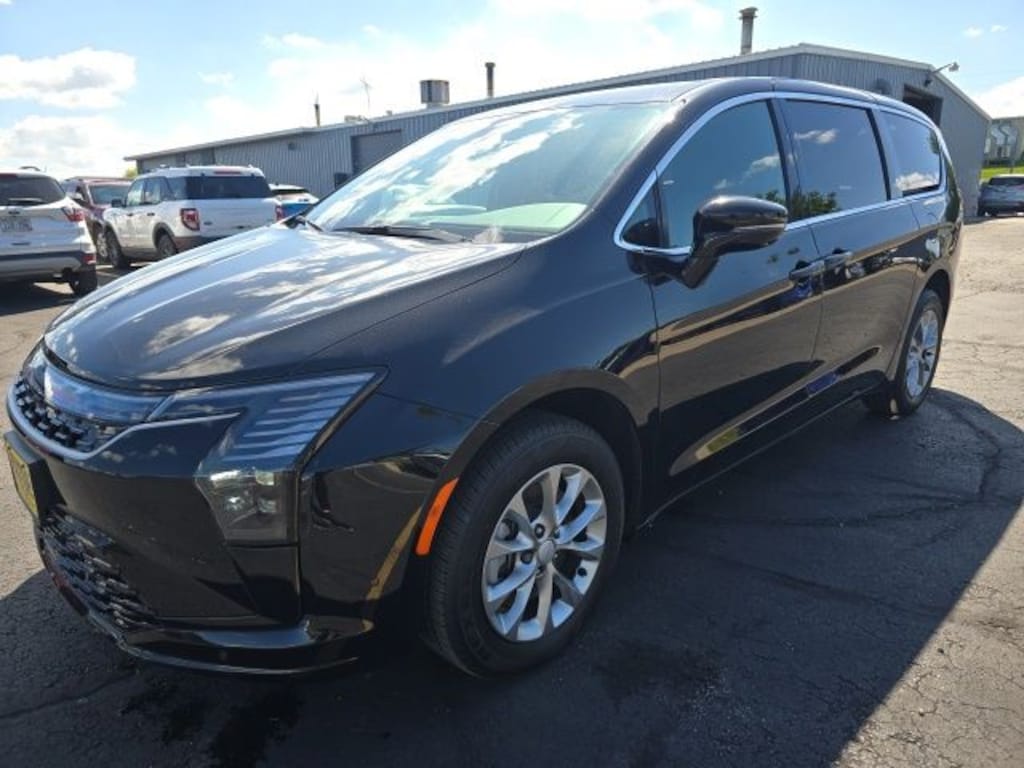 New 2027 Chrysler Pacifica SELECT AWD Passenger Van