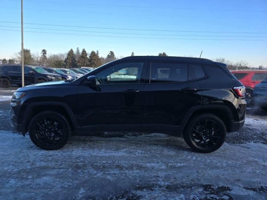 Used 2023 Jeep Compass Latitude SUV