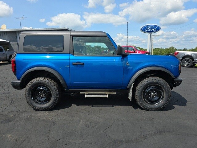 2021 Ford Bronco Base photo 4
