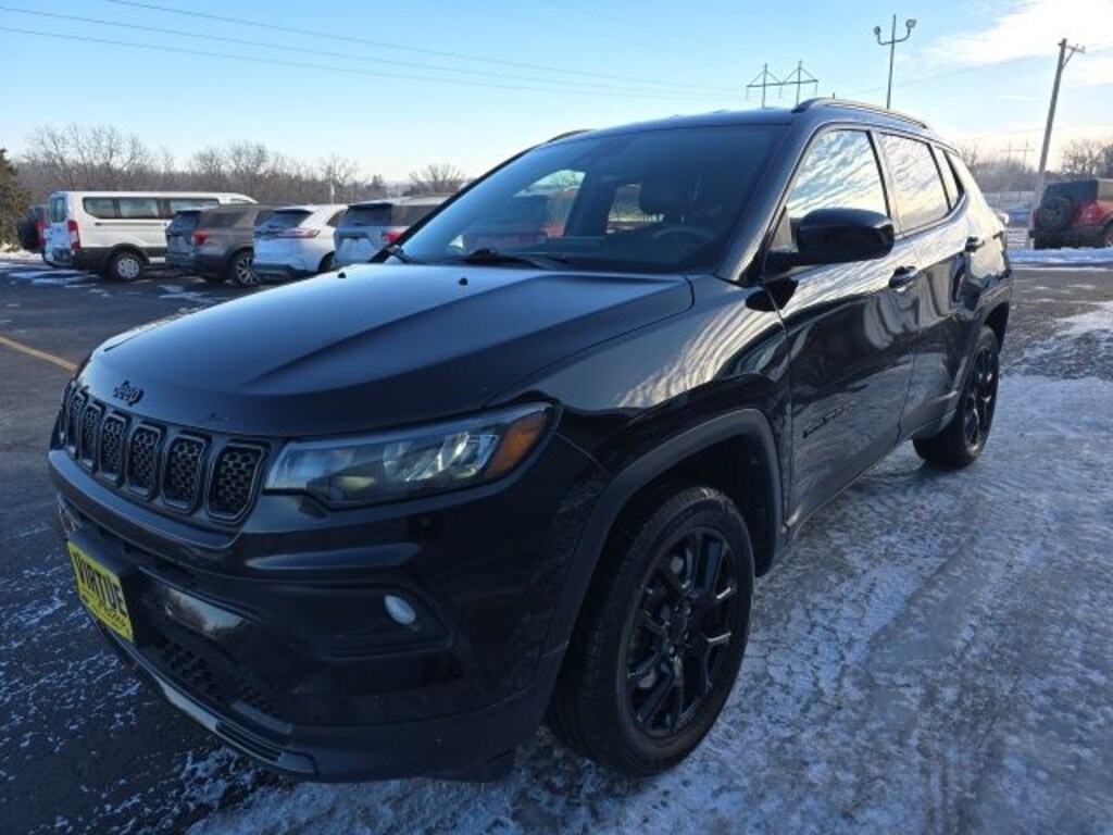Used 2023 Jeep Compass Latitude SUV