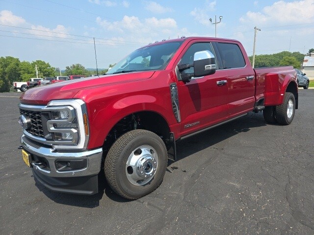 2025 Ford F-350 Lariat photo 3