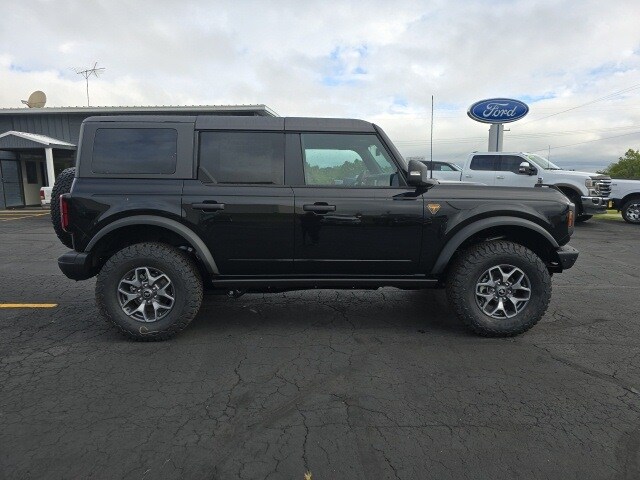 2024 Ford Bronco Badlands photo 4