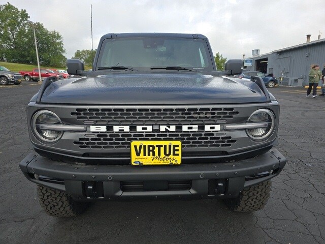 2024 Ford Bronco Badlands photo 2