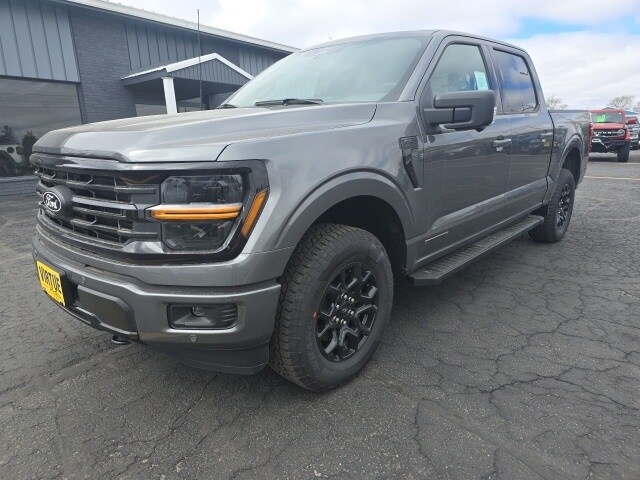 2025 Ford F-150 XLT photo 3