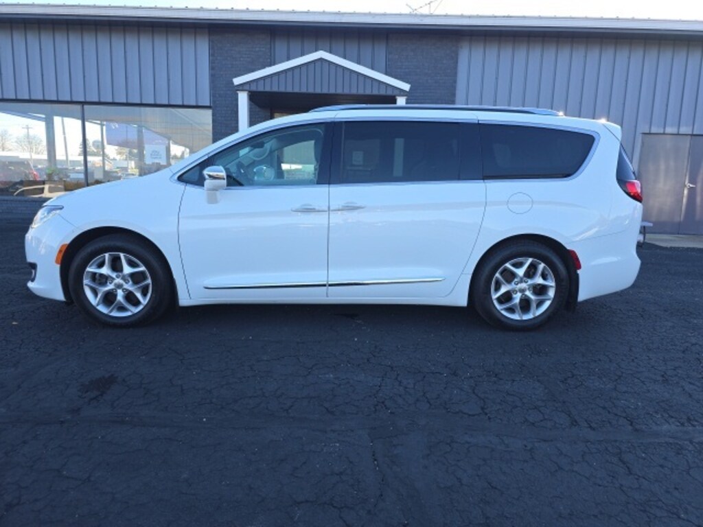 Used 2020 Chrysler Pacifica Limited Minivan/Van