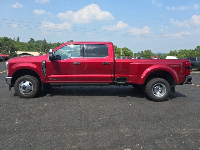 2025 Ford F-350 Lariat photo 4