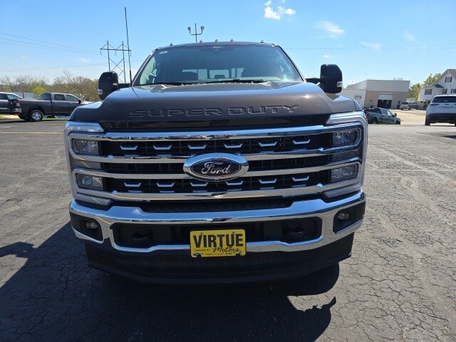 2025 Ford F-350 photo 2