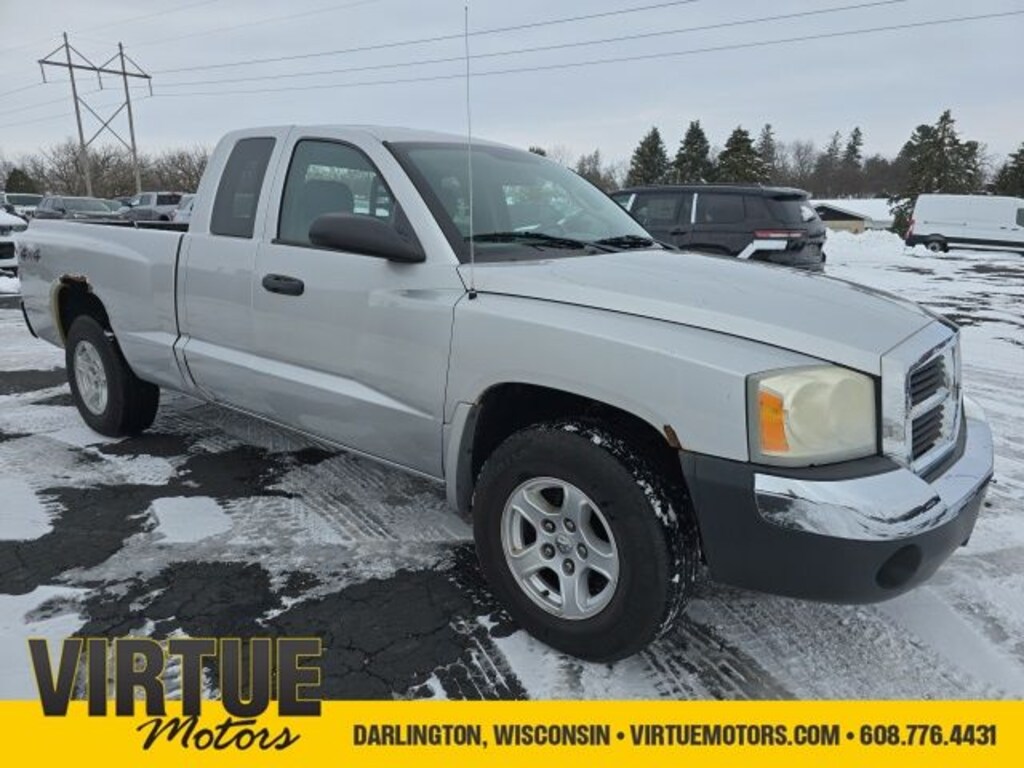 Used 2005 Dodge Dakota SLT Truck
