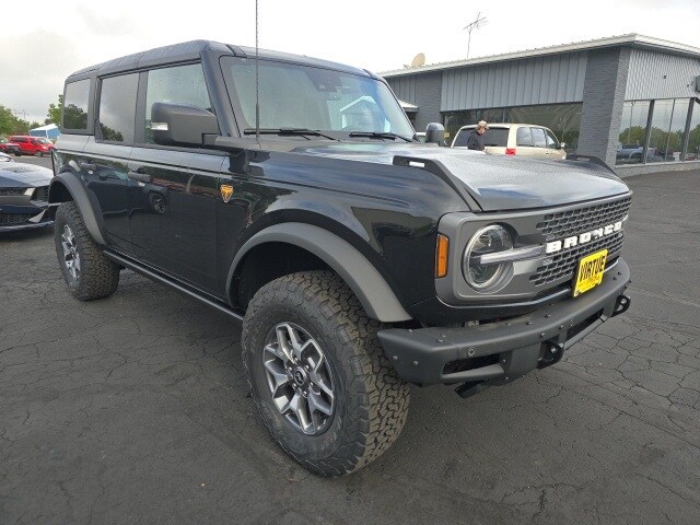 2024 Ford Bronco Badlands photo 3