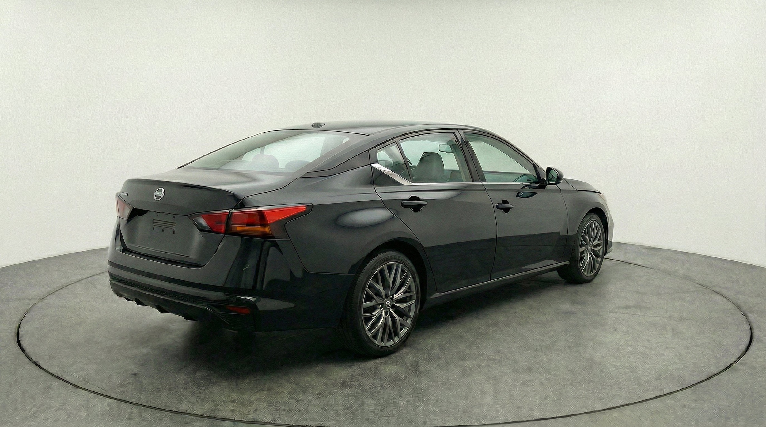 Thumbnail: 2025 Nissan Altima - 9