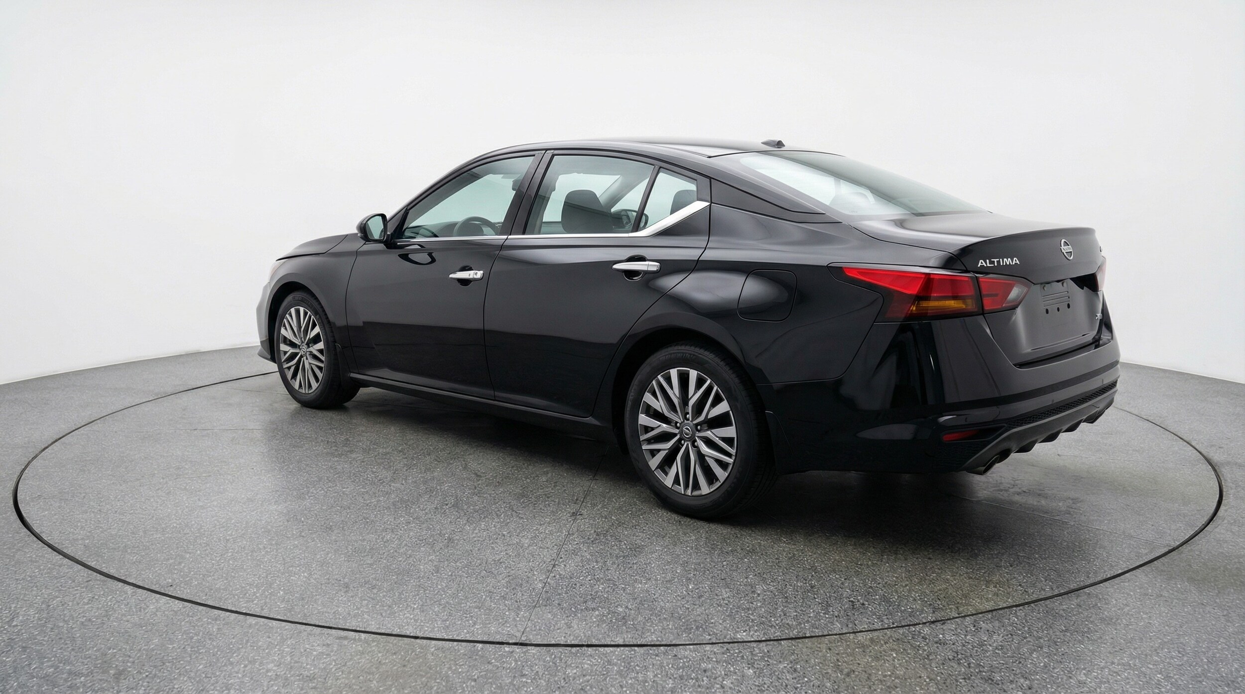 Thumbnail: 2025 Nissan Altima - 5