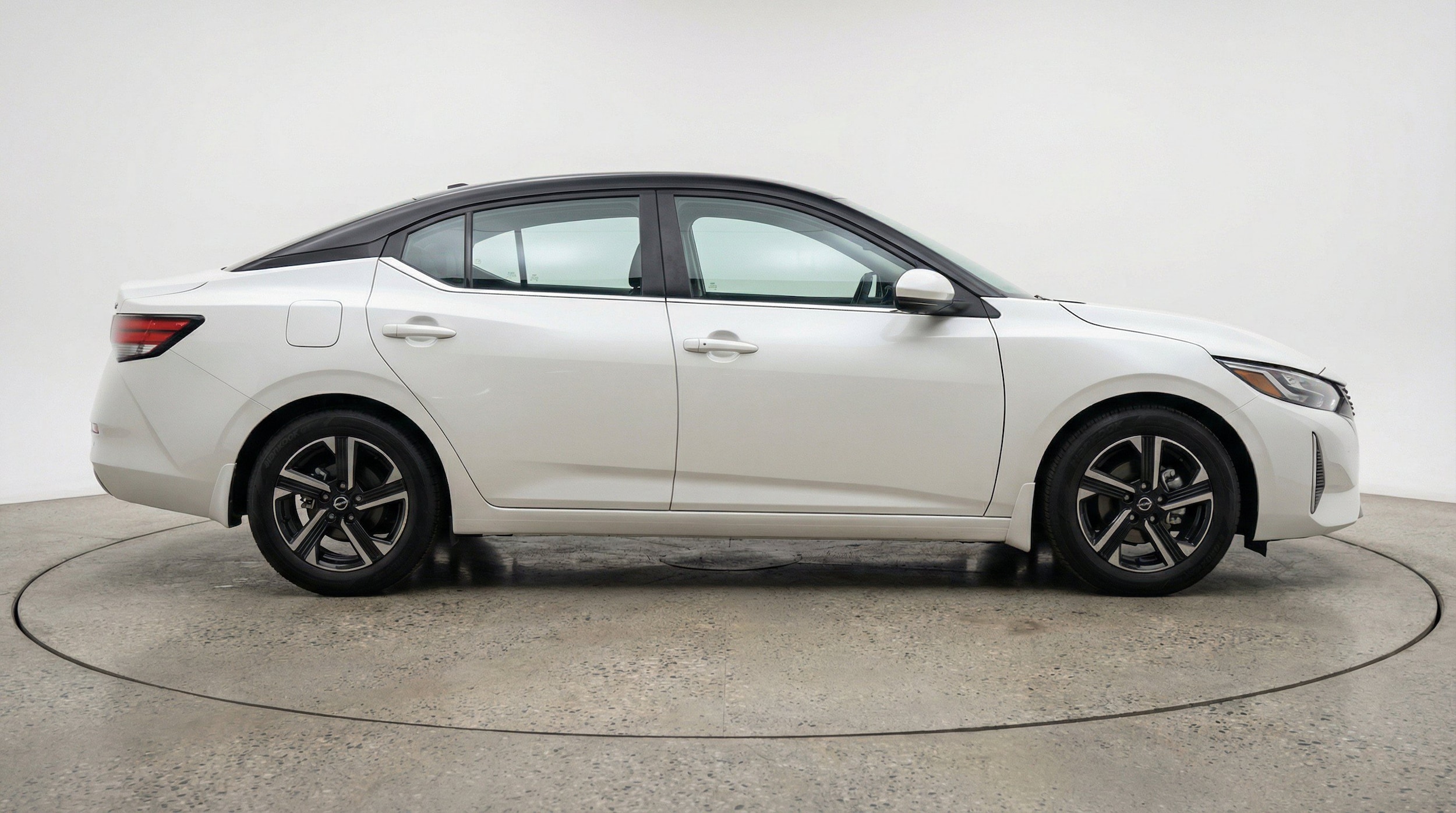 Thumbnail: 2025 Nissan Sentra - 11